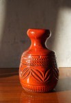 Ceramiczny wazon czerwony wzór vintage