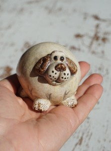 Pies okrągły miniaturka figurka vintage