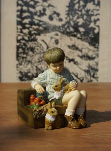 Chłopiec figurka Leonardo Apples  and Rabbits vintage