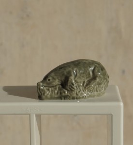 Kret figurka kolekcjonerska miniaturka Wade vintage 