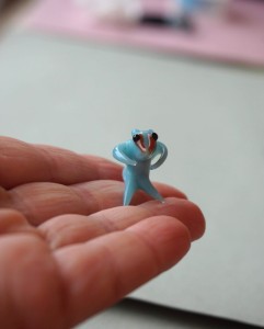 Borsuk stworek miniaturka figurka szkło