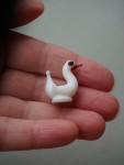 Łabędź figurka miniaturka szkło 