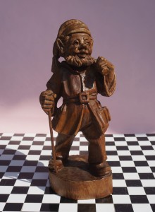 Krasnal figura rzeźba vintage