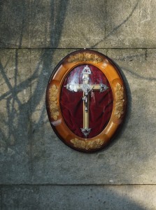 Krzyż w ramie vintage