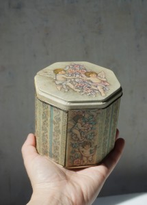 Puszka  blaszana vintage