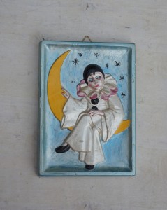 Pierrot na księżycu plakieta gipsowa kicz vintage