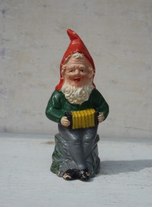 Krasnal figurka ceramiczna vintage