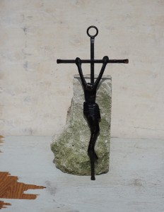 Krzyż ścienny metaloplastyka vintage