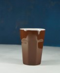 Brązowy kubek ceramiczny 
