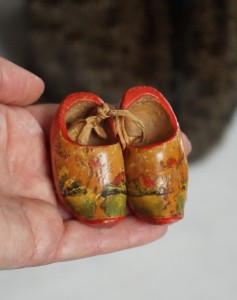 Chodaki dekoracja miniaturki vintage