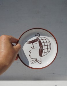 Talerz talerzyk dekoracyjny ceramiczny dziewczyna vintage