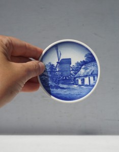 Talerzyk dekoracyjny miniaturowy Royal Copenhagen wiatrak vintage